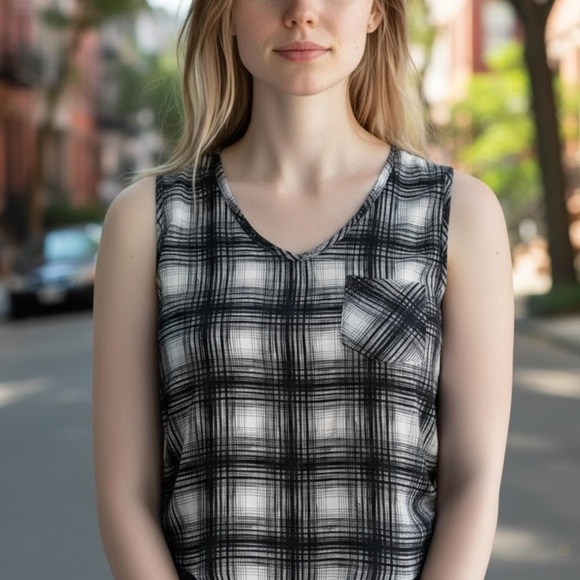 George Tops - George Gingham Crosshatch Plaid Print Sleeveless Blouse in Black/White Size L